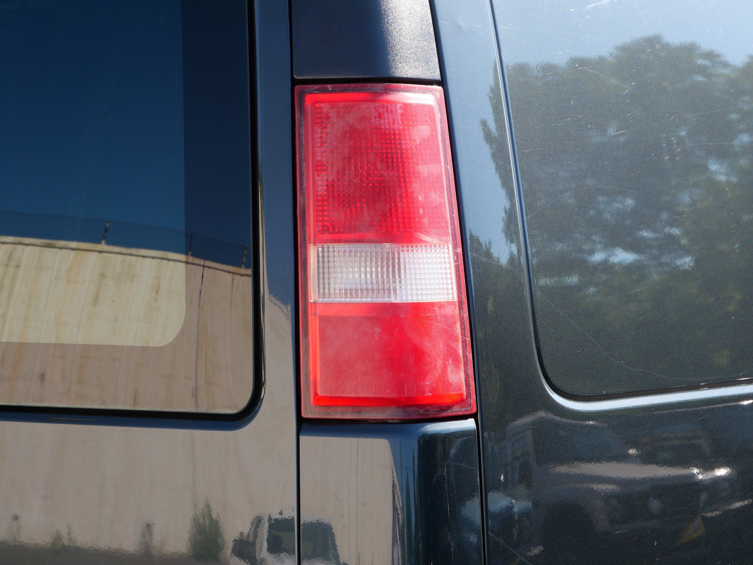 Used 2017 Chevrolet Express 2500 RWD image 17