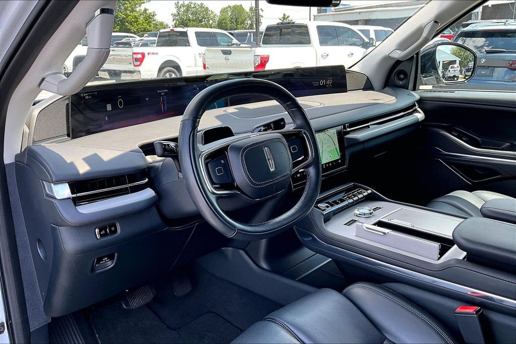 Used 2025 Lincoln Navigator L Reserve AWD/4WD image 18