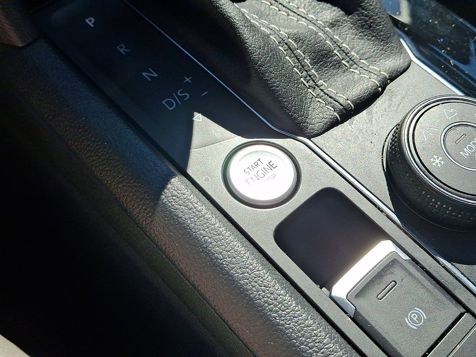 Used 2021 Volkswagen Atlas SEL Premium image 26