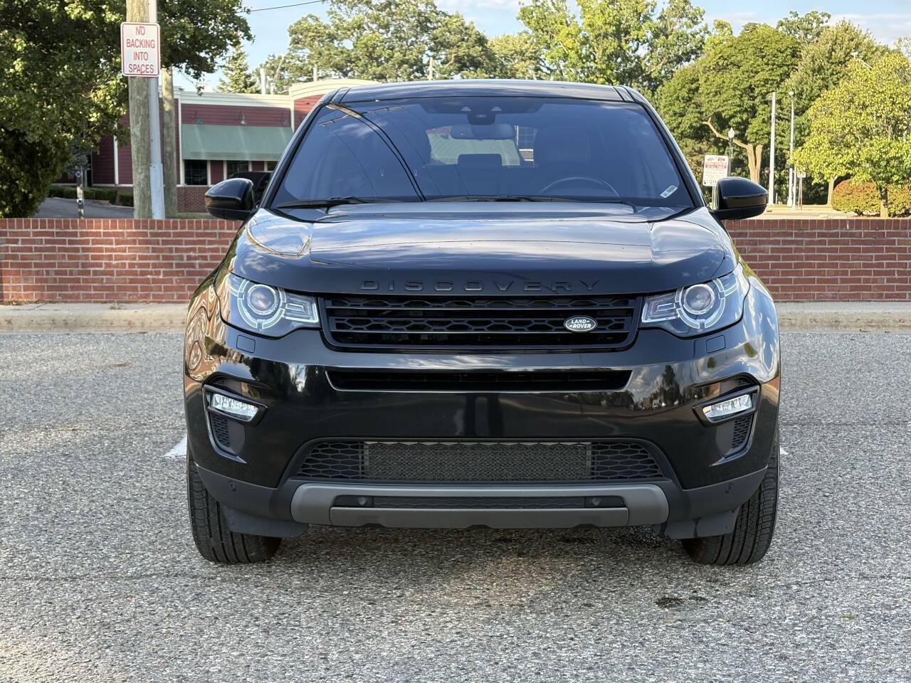 Used 2017 Land Rover Discovery Sport HSE AWD/4WD image 2