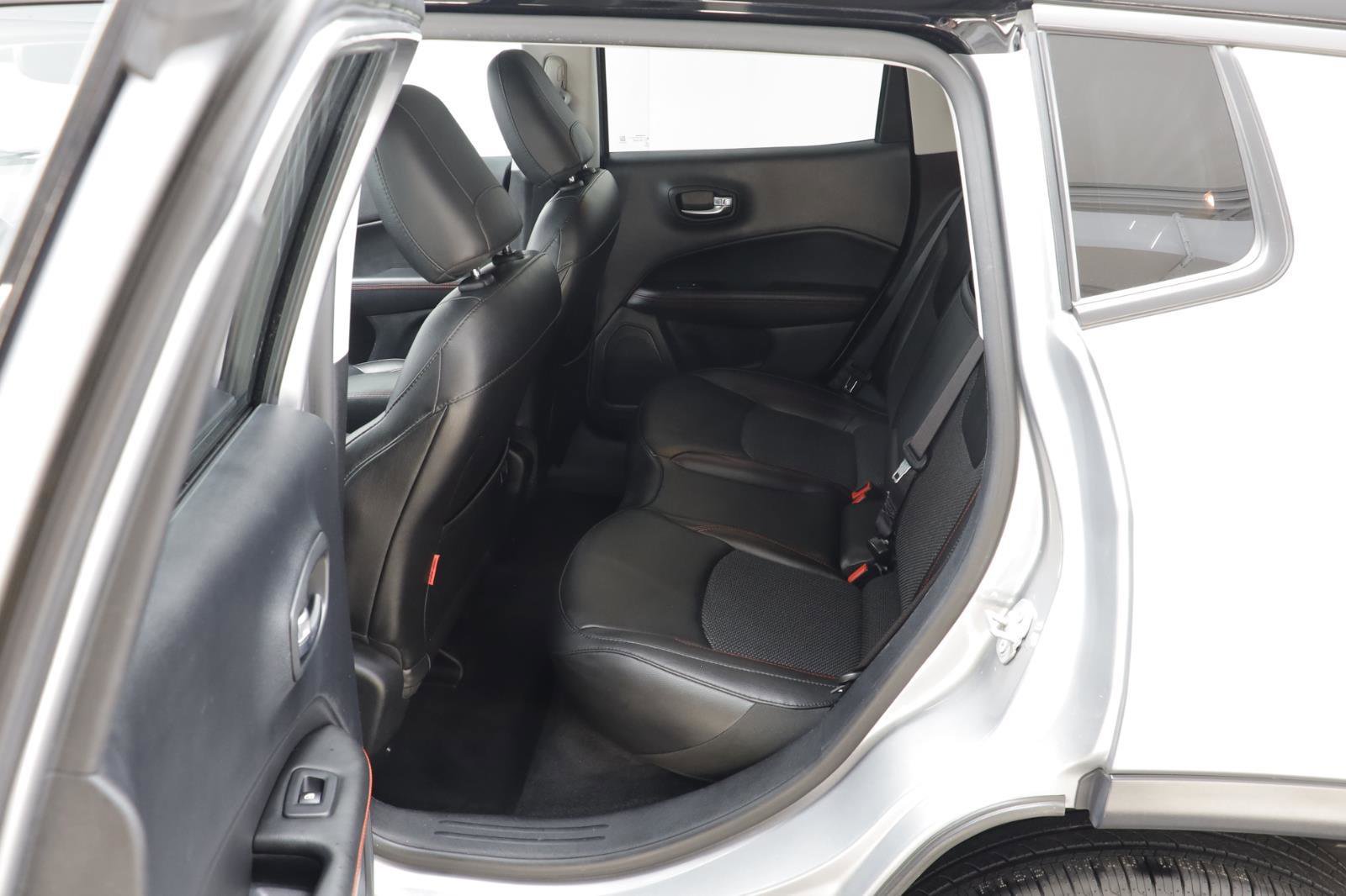 Used 2019 Jeep Compass Trailhawk w/ Cold Weather Group image 14