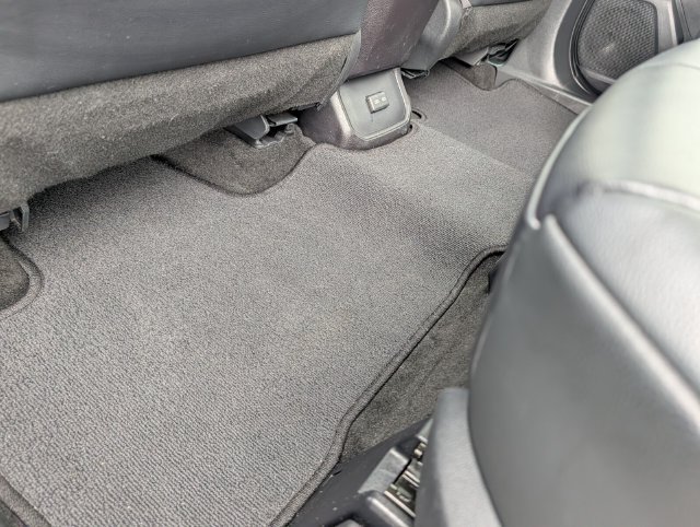 Used 2023 Toyota Highlander XLE FWD image 19