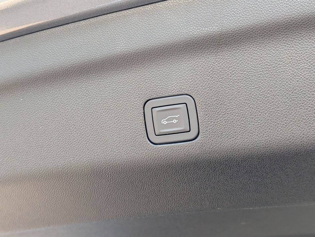 New 2026 GMC Yukon XL Elevation AWD/4WD image 29