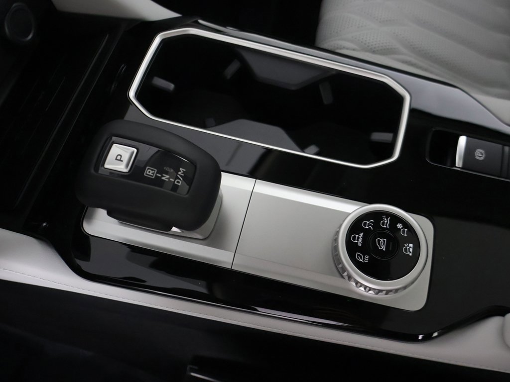 New 2025 Mitsubishi Outlander SEL image 51