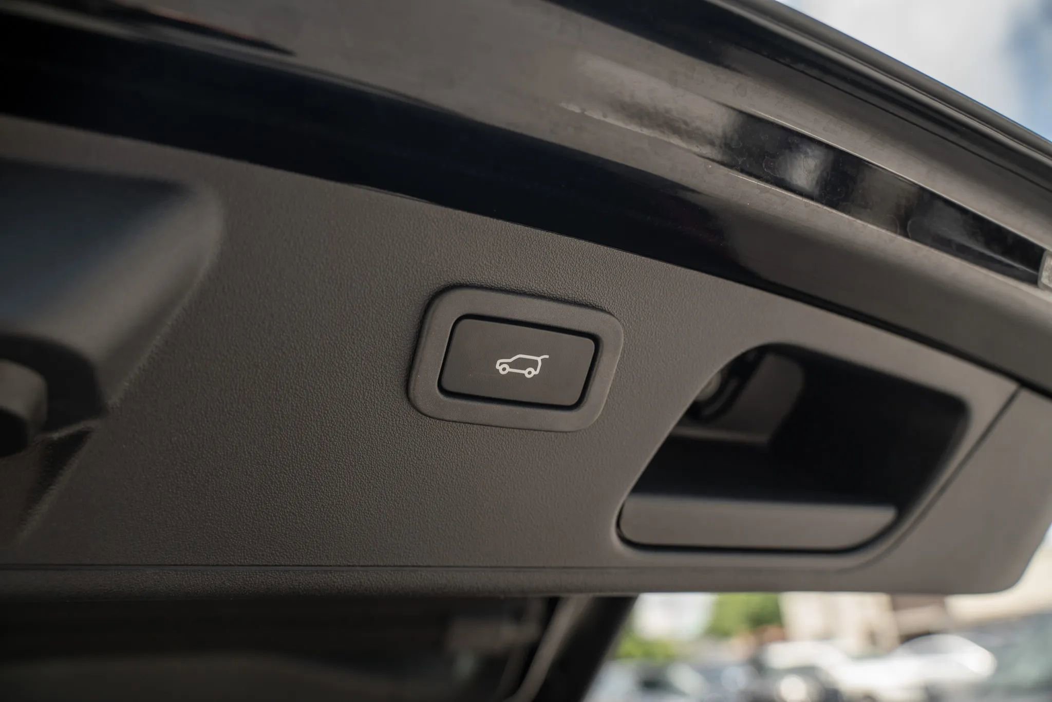 Used 2020 Jaguar E-PACE SE image 10