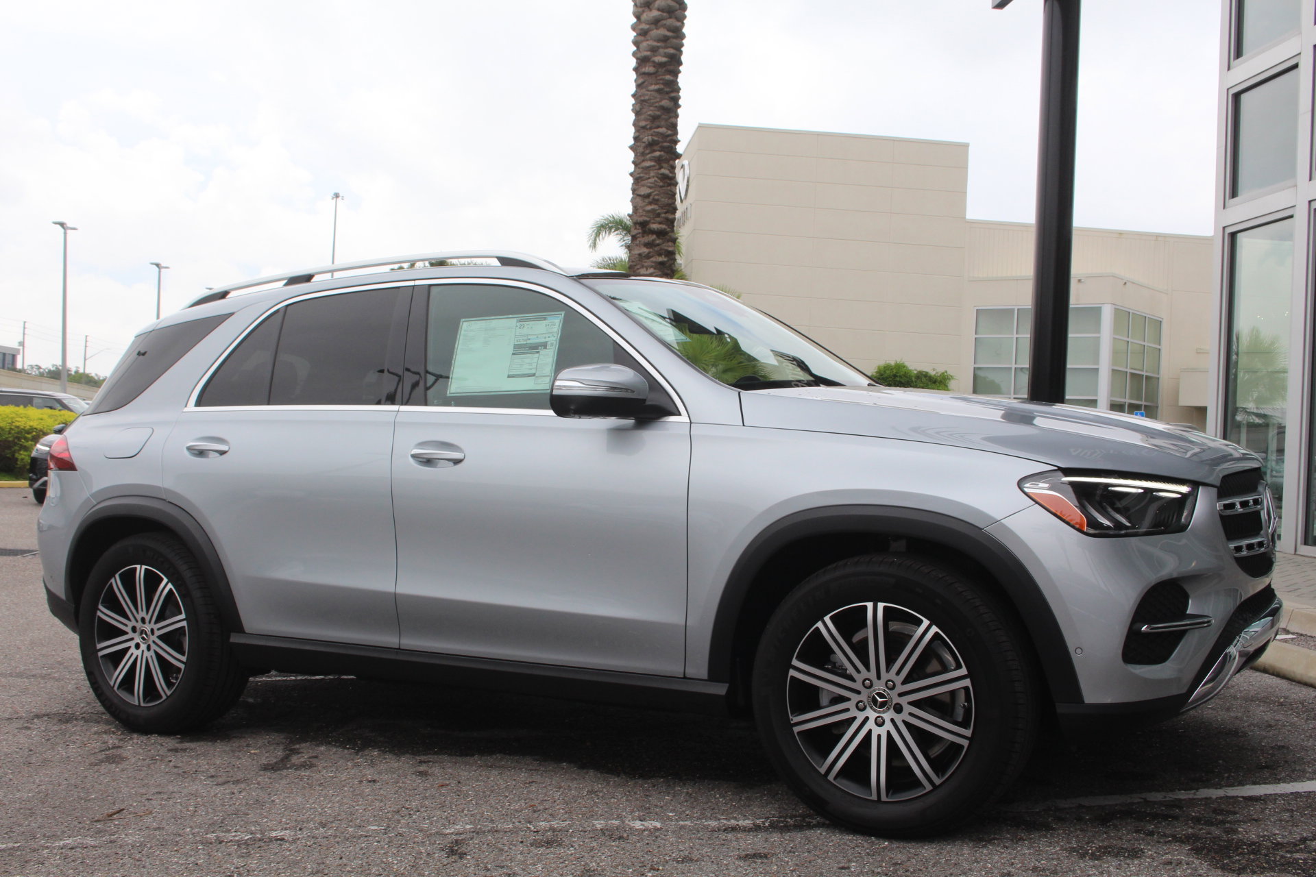 New 2025 Mercedes-Benz GLE 350 4MATIC image 9
