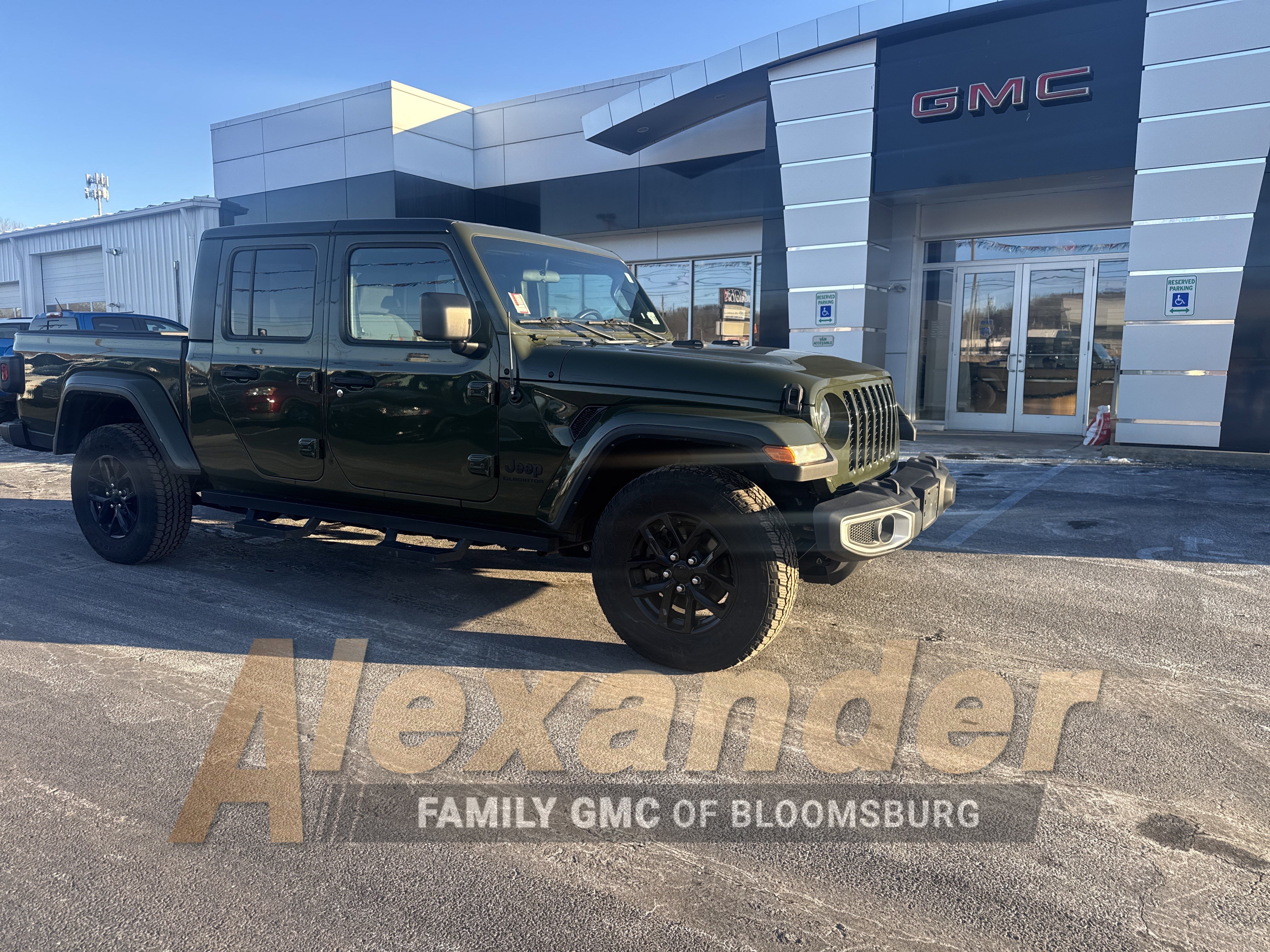 Used 2021 Jeep Gladiator Sport image 1