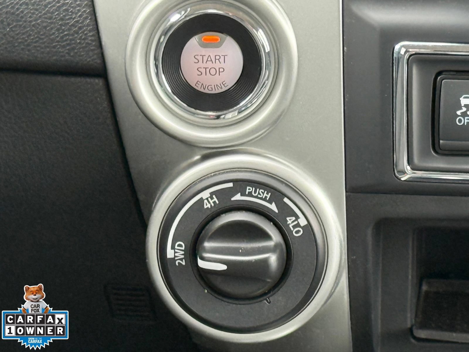 Used 2019 Nissan Titan SV w/ SV Convenience Package AWD/4WD image 5
