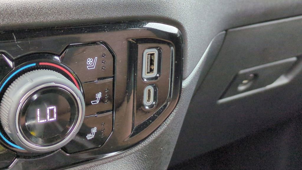 Used 2023 Chevrolet Silverado 1500 High Country w/ Z71 Off-Road Package image 34