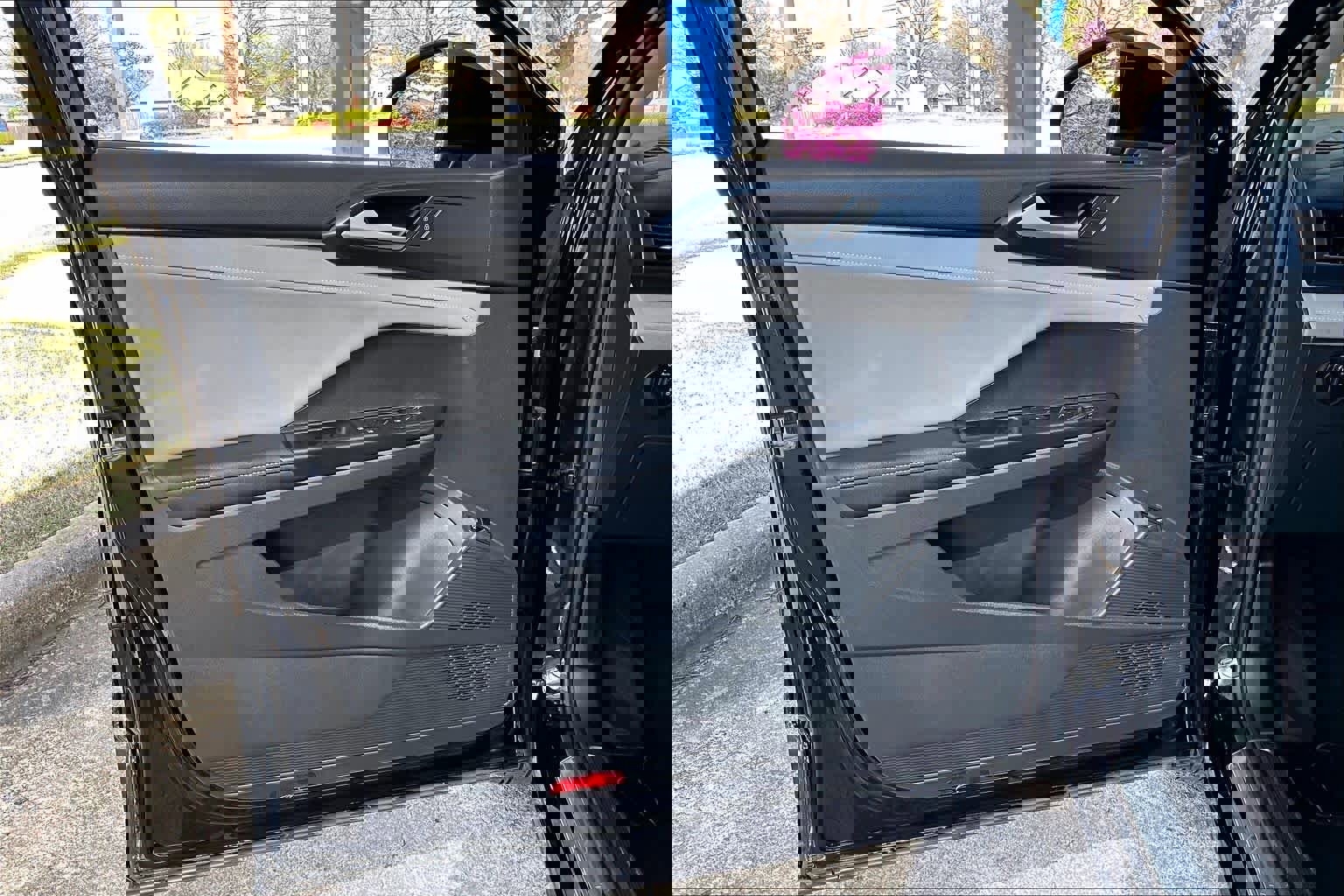 Used 2024 Volkswagen Taos SE image 22