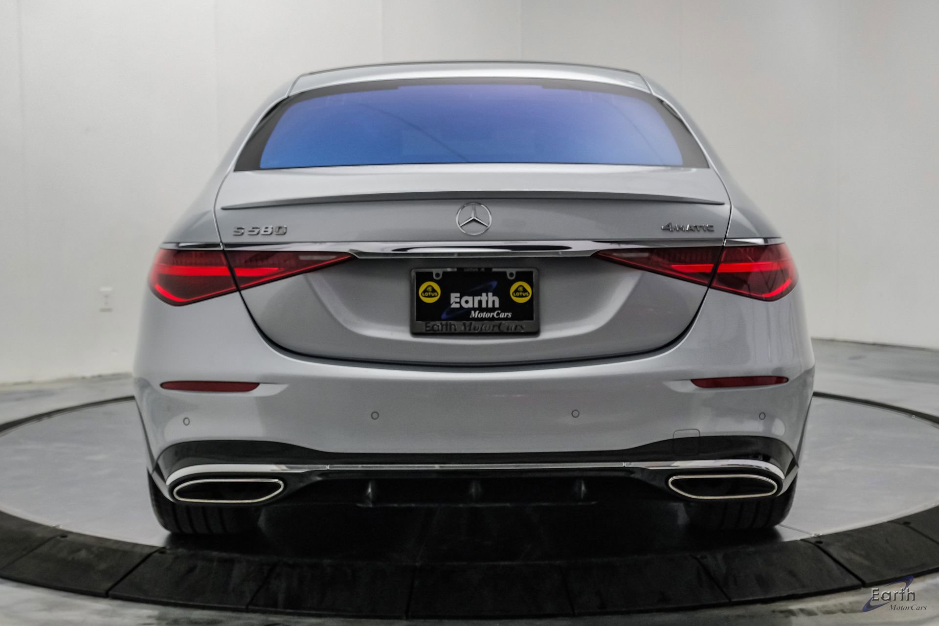 Used 2022 Mercedes-Benz S 580 4MATIC Sedan w/ AMG Line Package image 16