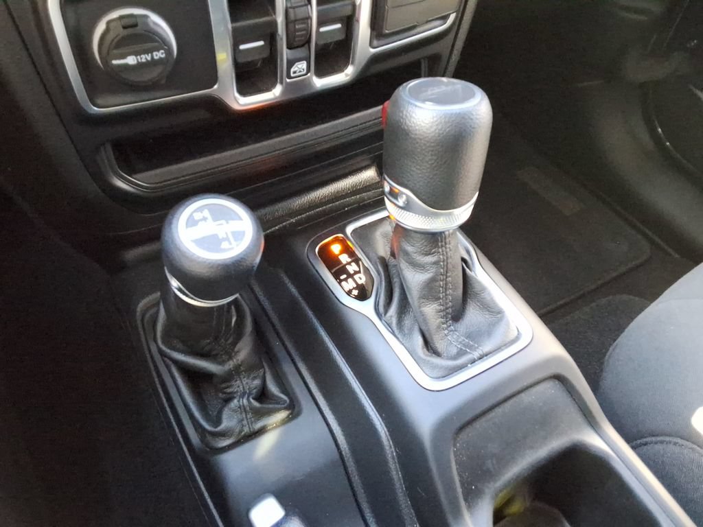 Used 2022 Jeep Gladiator Sport AWD/4WD image 34