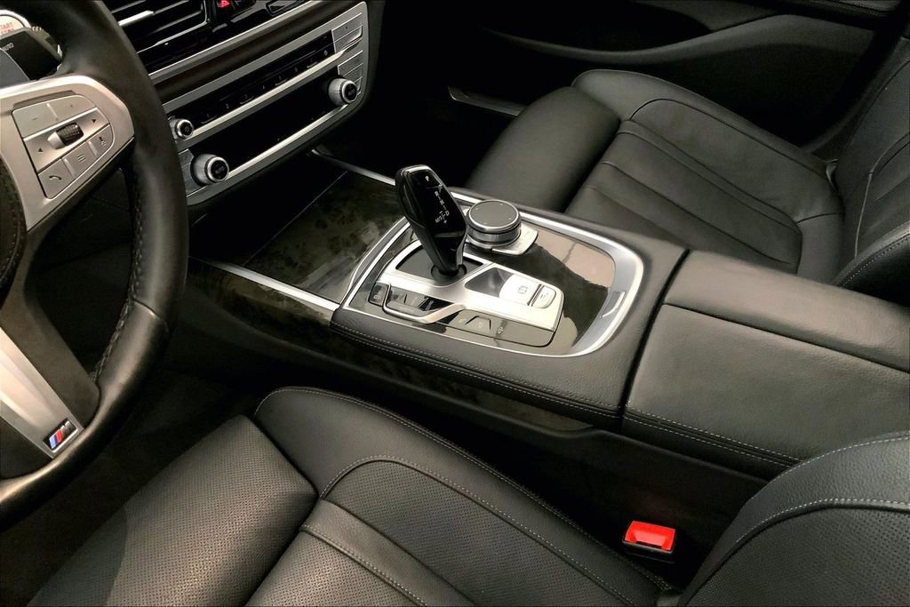 Used 2020 BMW 740i xDrive w/ M Sport Package image 22
