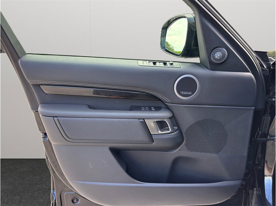 Used 2021 Land Rover Discovery HSE R-Dynamic image 25