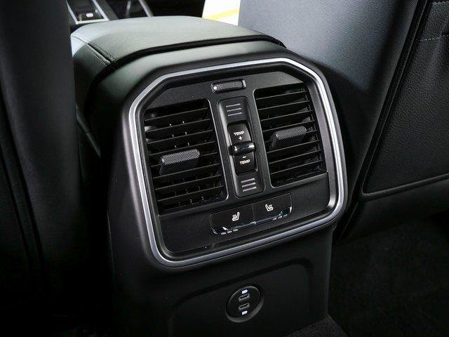 New 2026 Porsche Macan AWD/4WD image 22