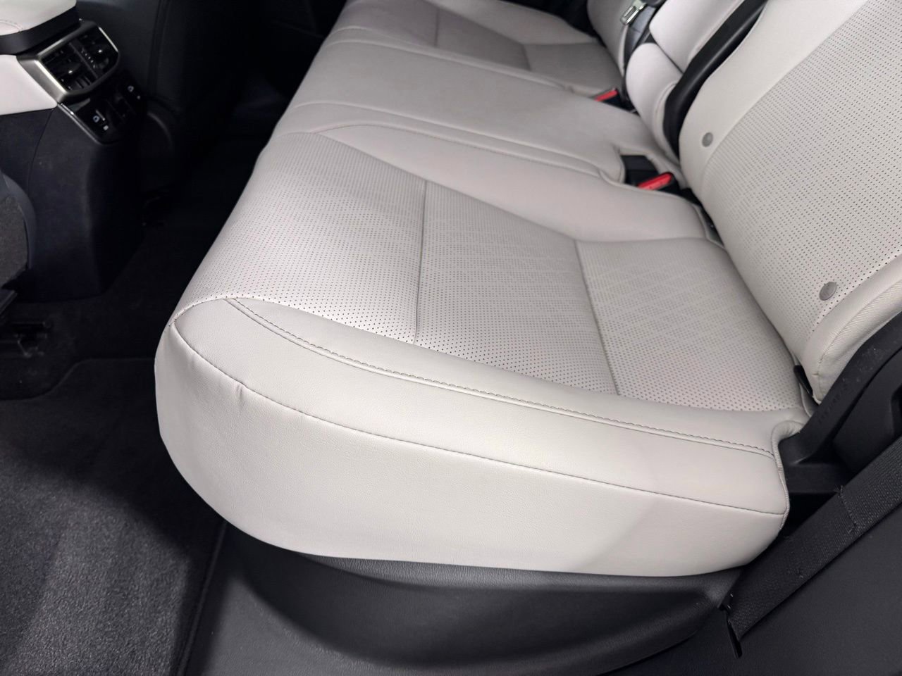 Used 2024 Lexus RX 350 AWD image 26