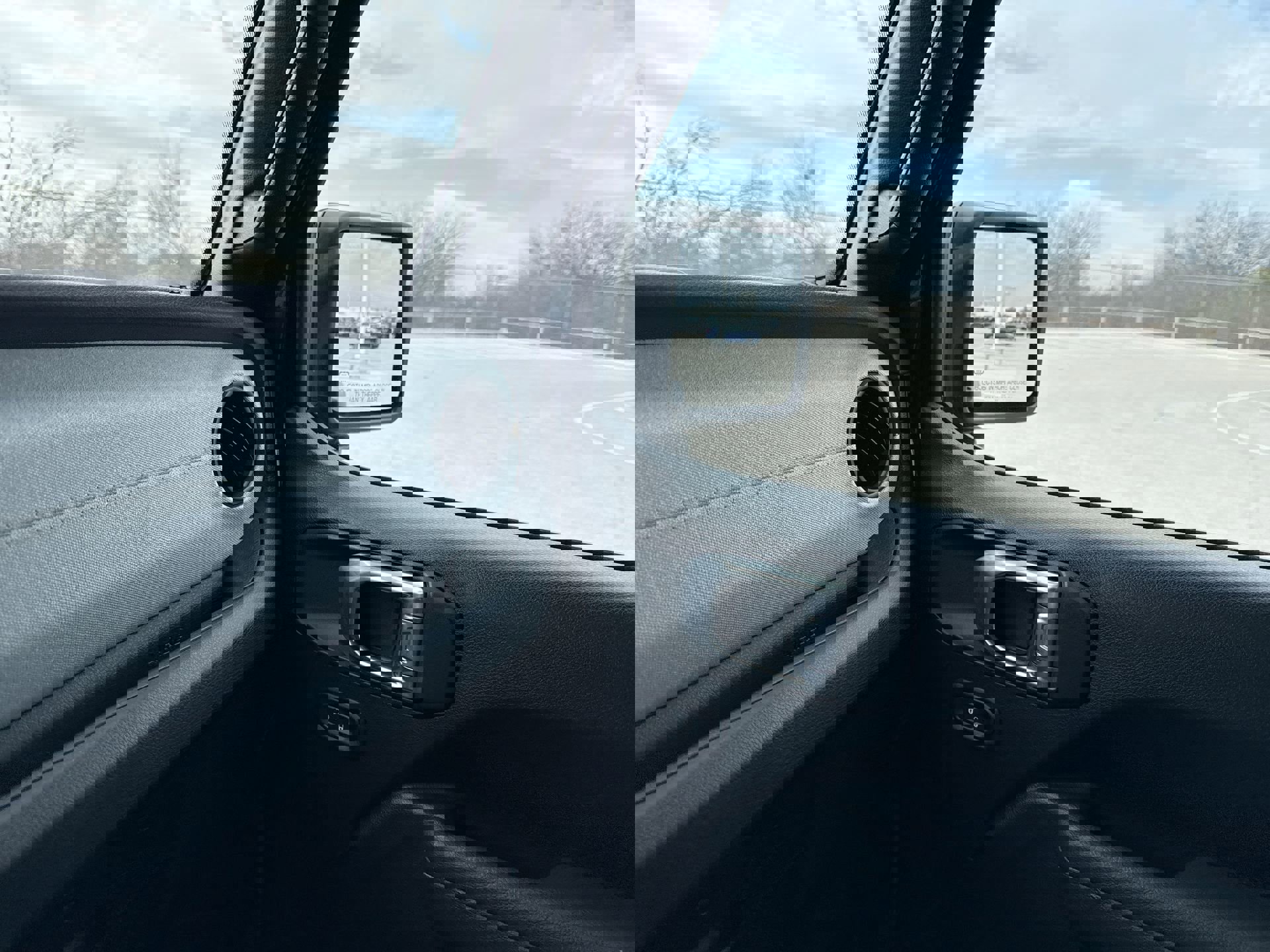 Used 2025 Jeep Wrangler Sport S image 16