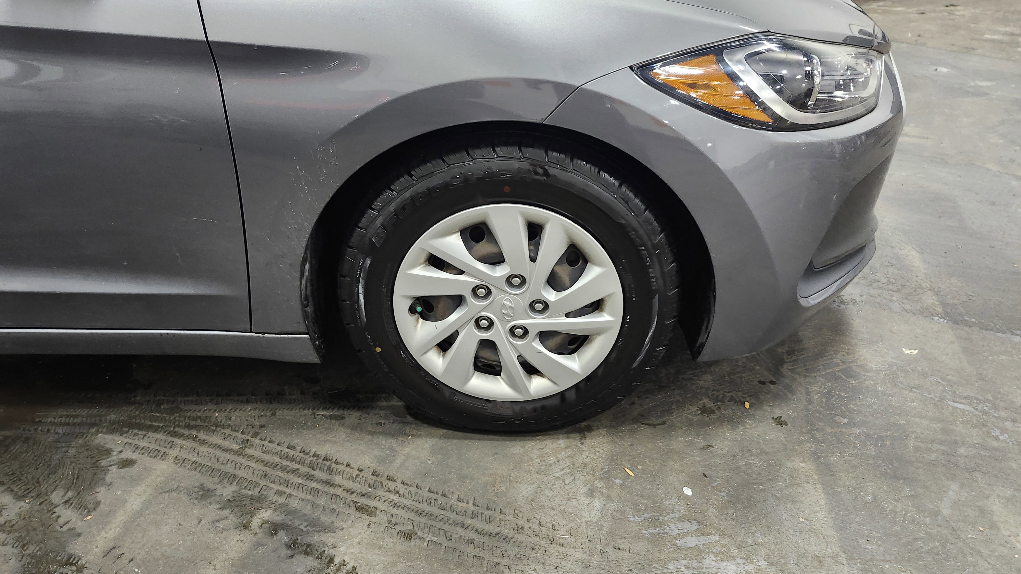 Used 2018 Hyundai Elantra SE image 9