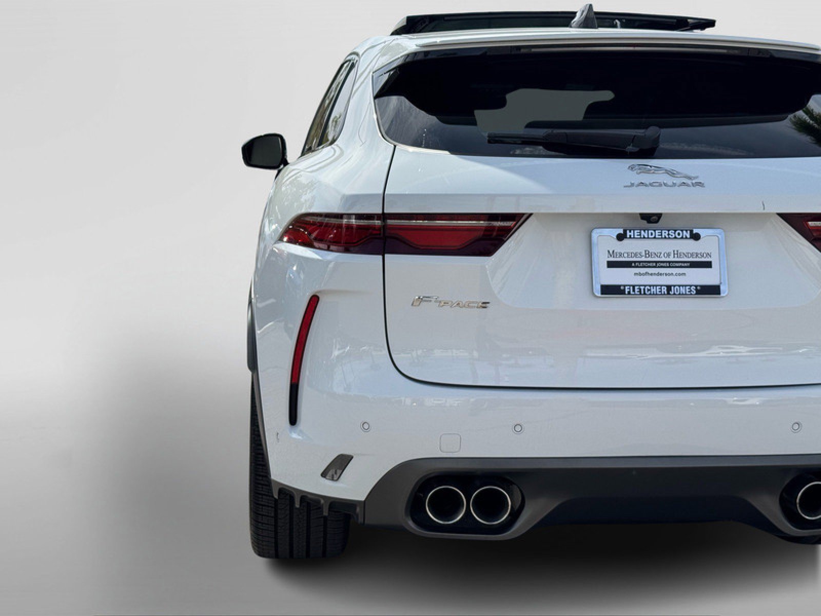 Used 2023 Jaguar F-PACE SVR image 12