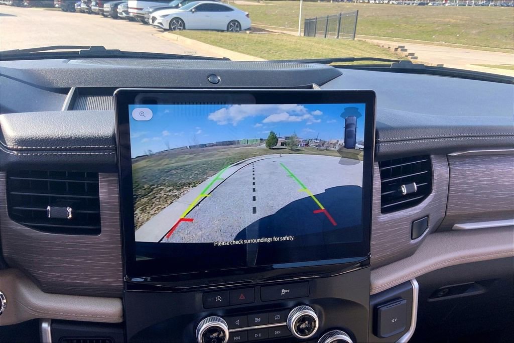 Used 2024 Ford Expedition Limited image 15