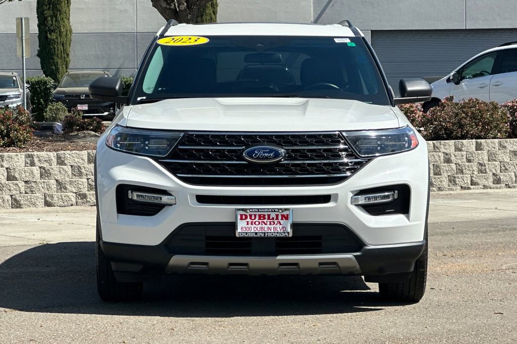 Used 2023 Ford Explorer XLT w/ Equipment Group 202A image 9