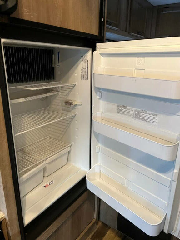 Used 2014 Ford E-350 and Econoline 350 Super Duty image 18