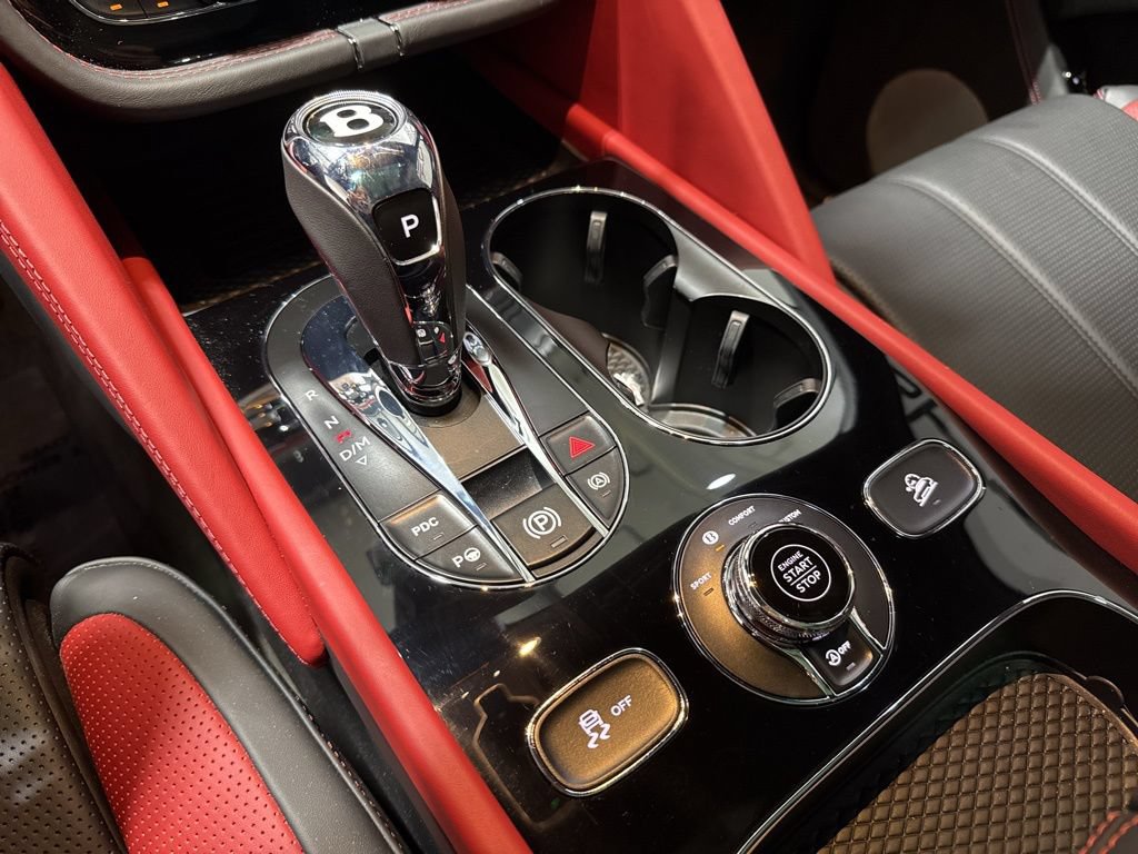 Used 2023 Bentley Bentayga AWD/4WD image 20