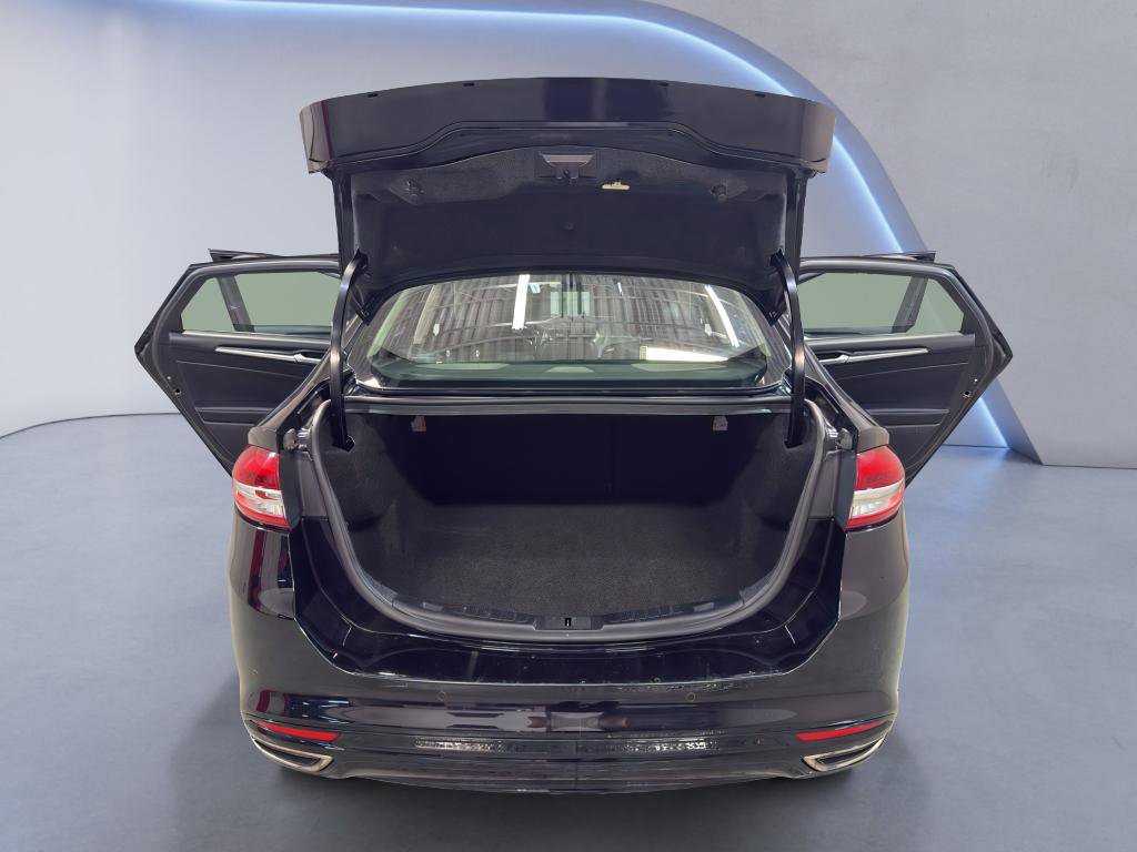 Used 2018 Ford Fusion Titanium AWD/4WD image 11