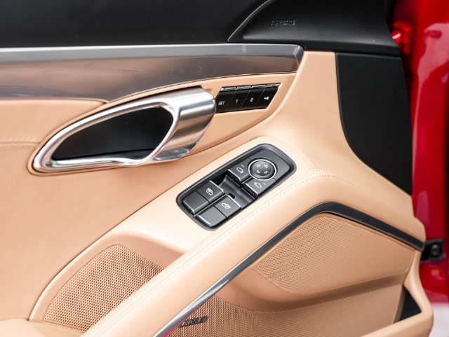 Certified 2016 Porsche Cayman S RWD image 8