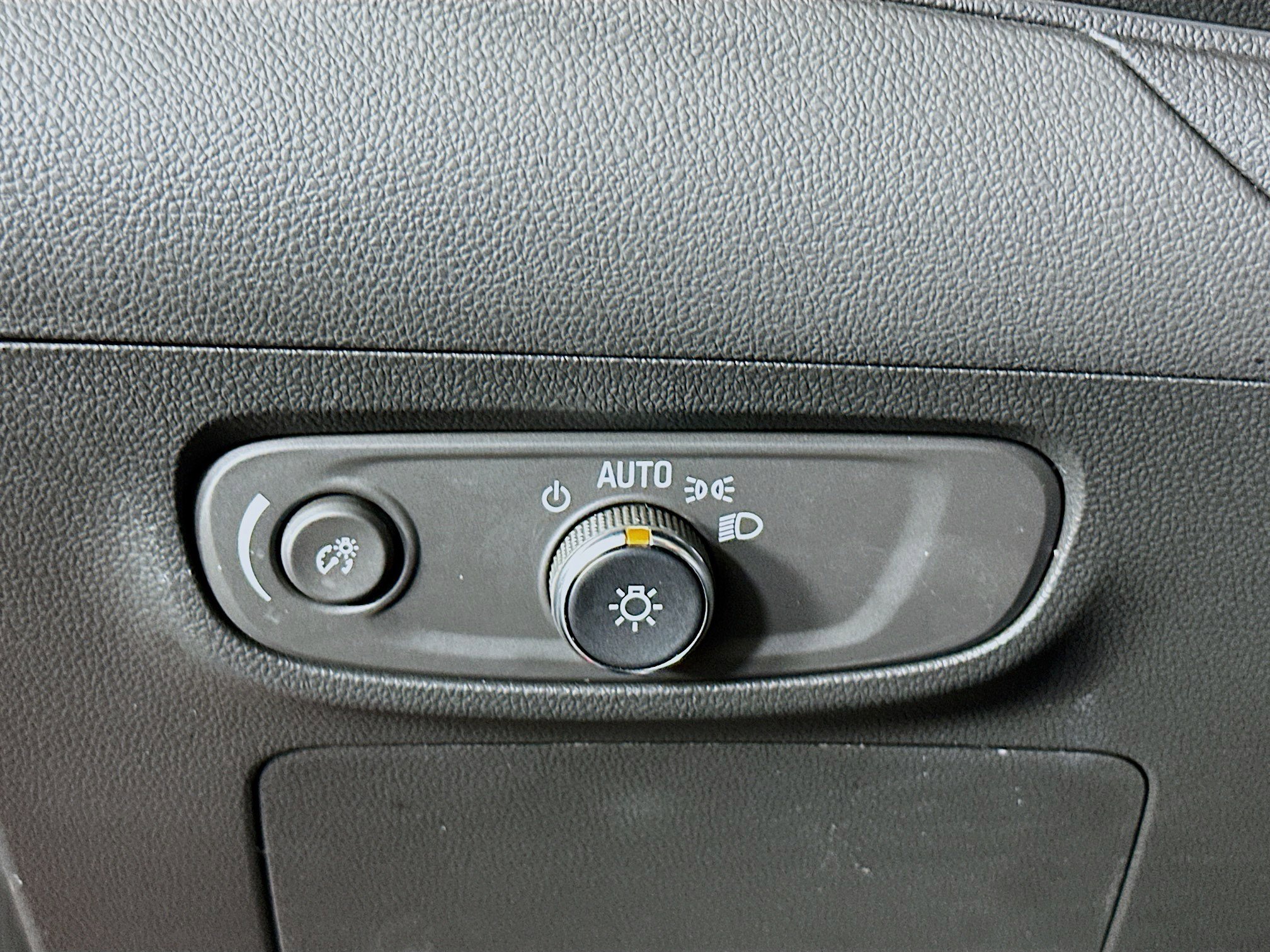 Used 2024 Buick Encore GX Sport Touring w/ Comfort Package image 16