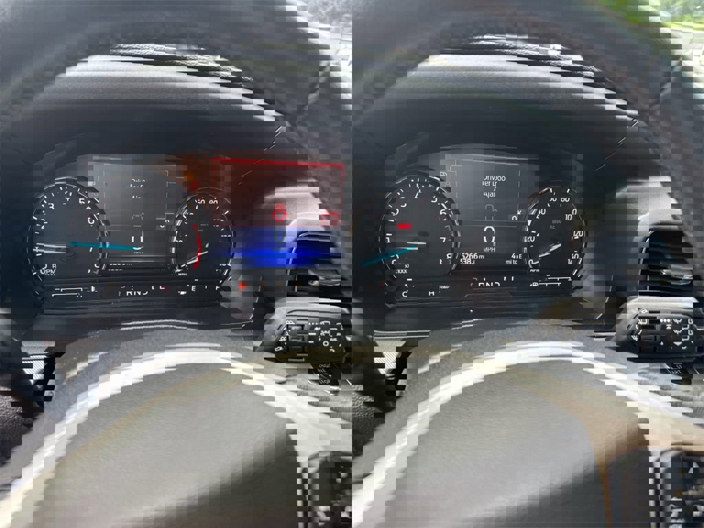 Used 2022 Ford Explorer XLT w/ Equipment Group 202A image 19