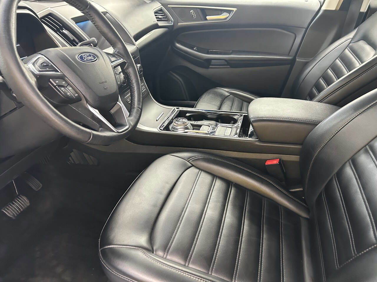 Used 2020 Ford Edge SEL w/ Convenience Package image 16