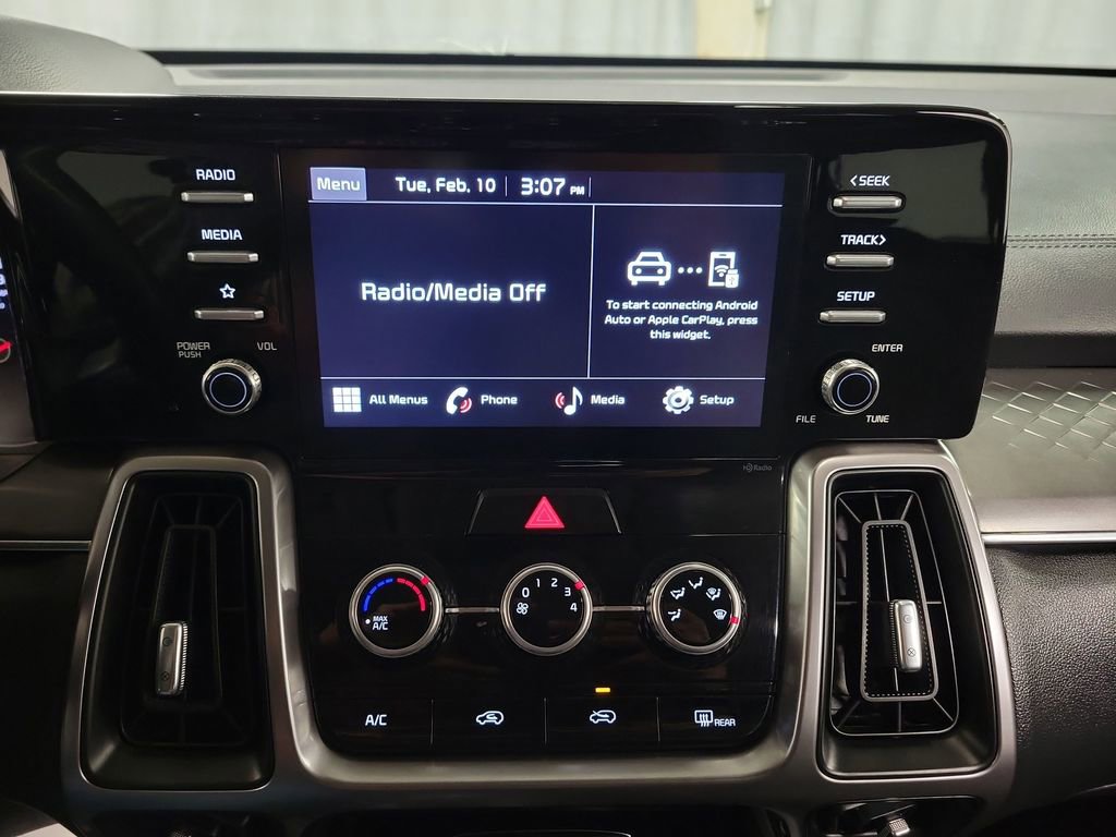 Used 2023 Kia Sorento LX image 18