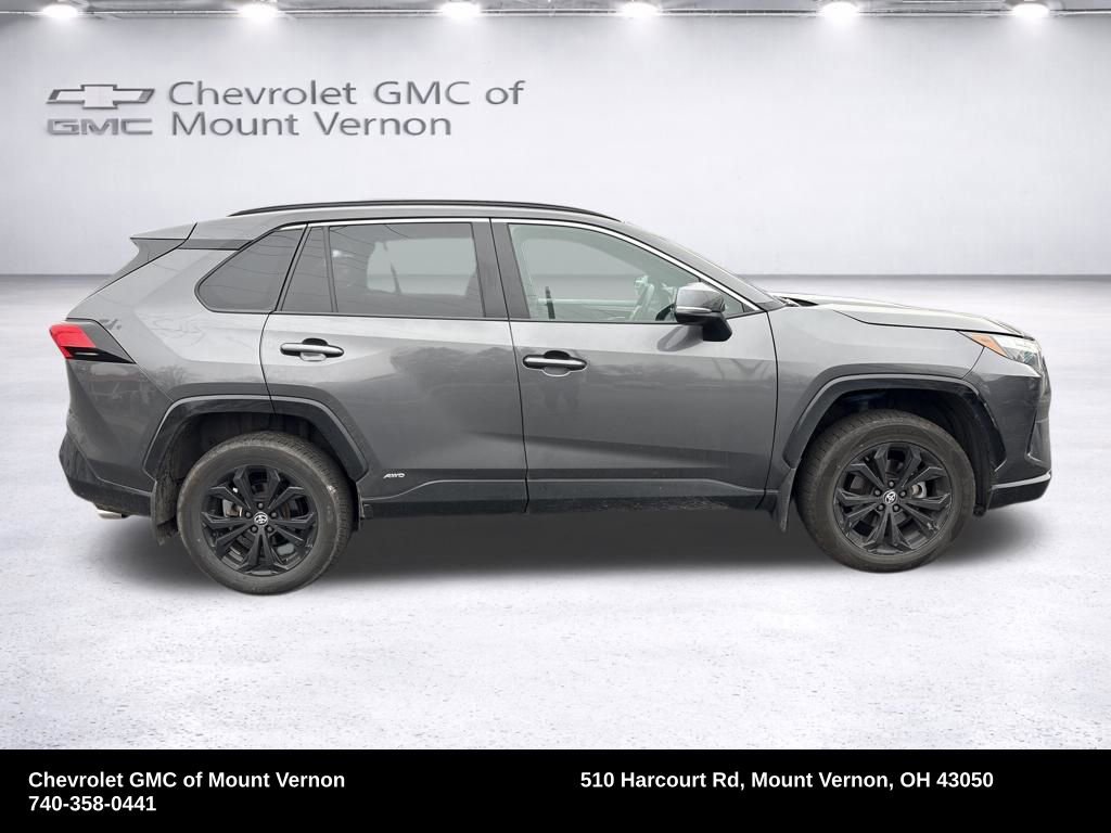 Used 2024 Toyota RAV4 SE w/ Convenience Package image 7