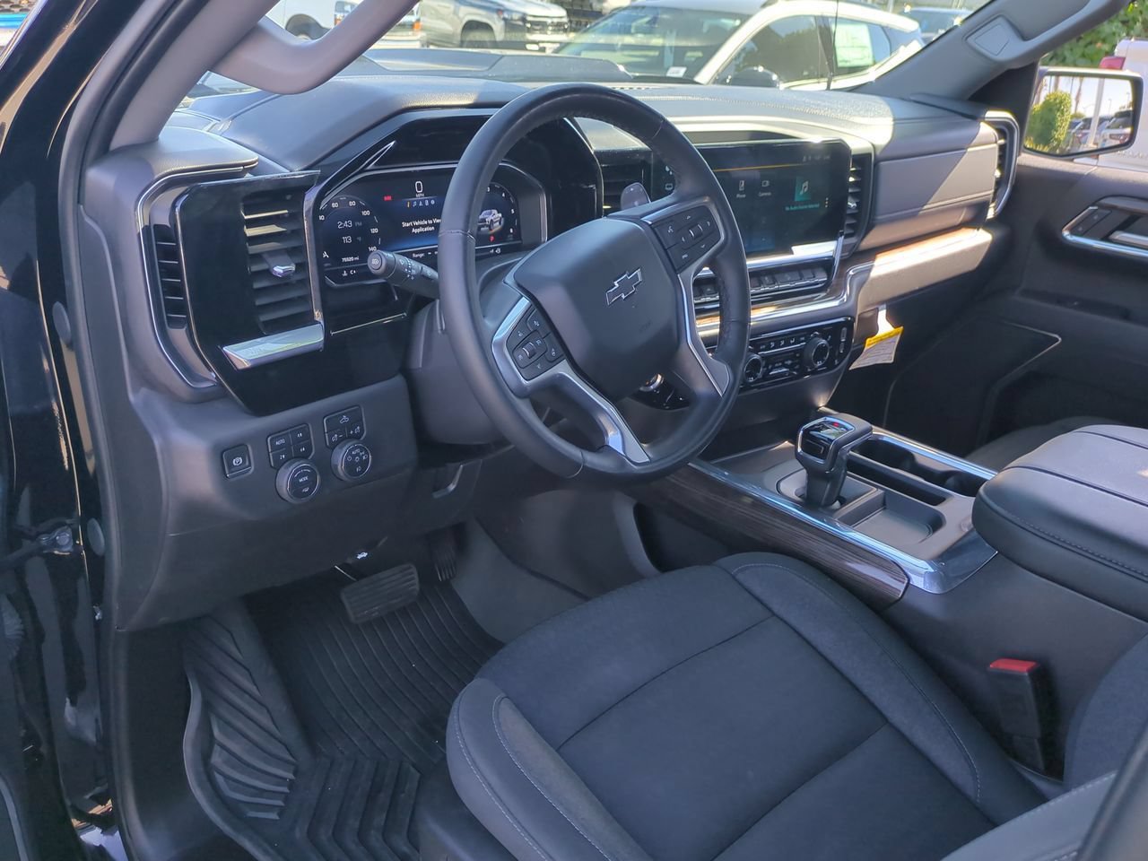 Used 2024 Chevrolet Silverado 1500 LT Trail Boss w/ Protection Package AWD/4WD image 10