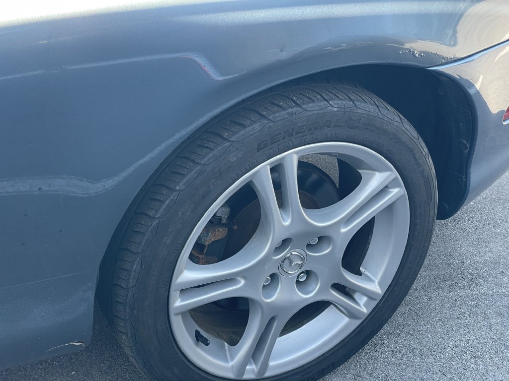 Used 2005 MAZDA MX-5 Miata LS RWD image 12