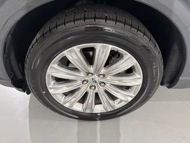 Used 2022 Ford Explorer Limited w/ Equipment Group 301A RWD image 5