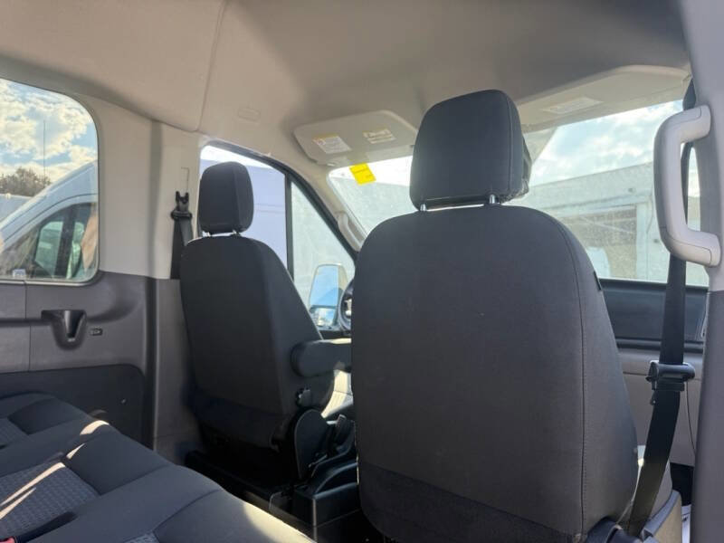 Used 2024 Ford Transit 350 XLT image 12