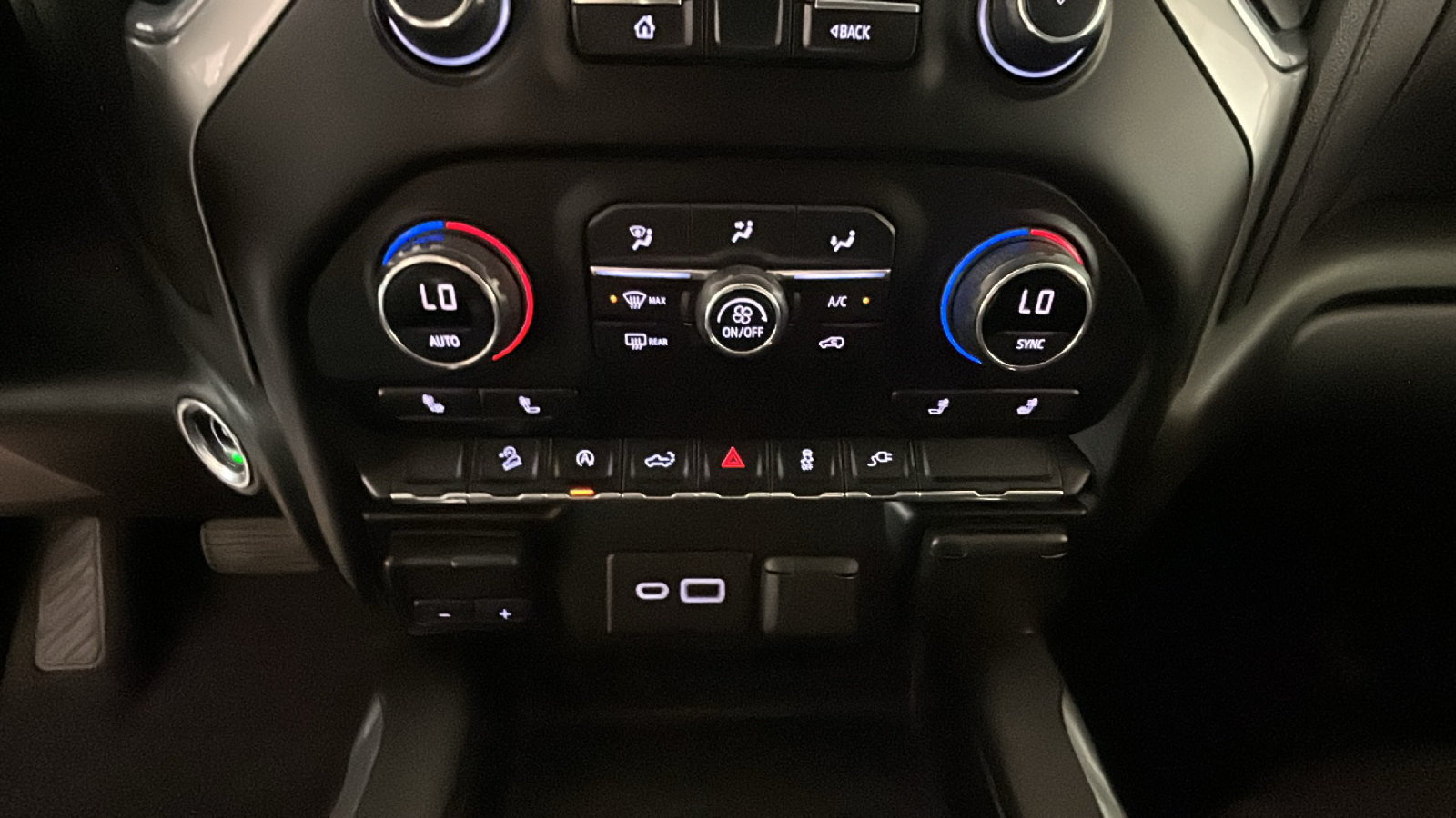 Used 2020 Chevrolet Silverado 1500 LT Trail Boss AWD/4WD image 26