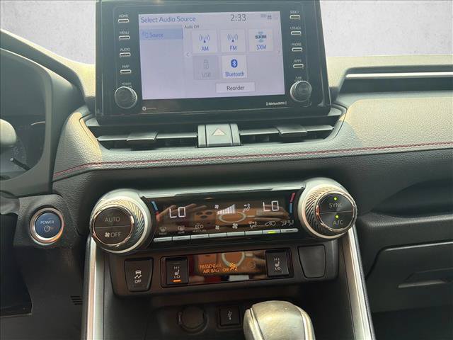 Used 2021 Toyota RAV4 SE w/ Weather & Moonroof Package AWD/4WD image 18