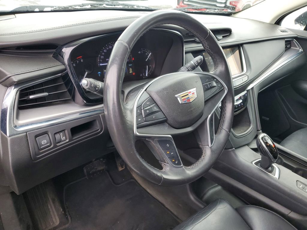 Used 2017 Cadillac XT5 Luxury w/ Driver Awareness Package image 10