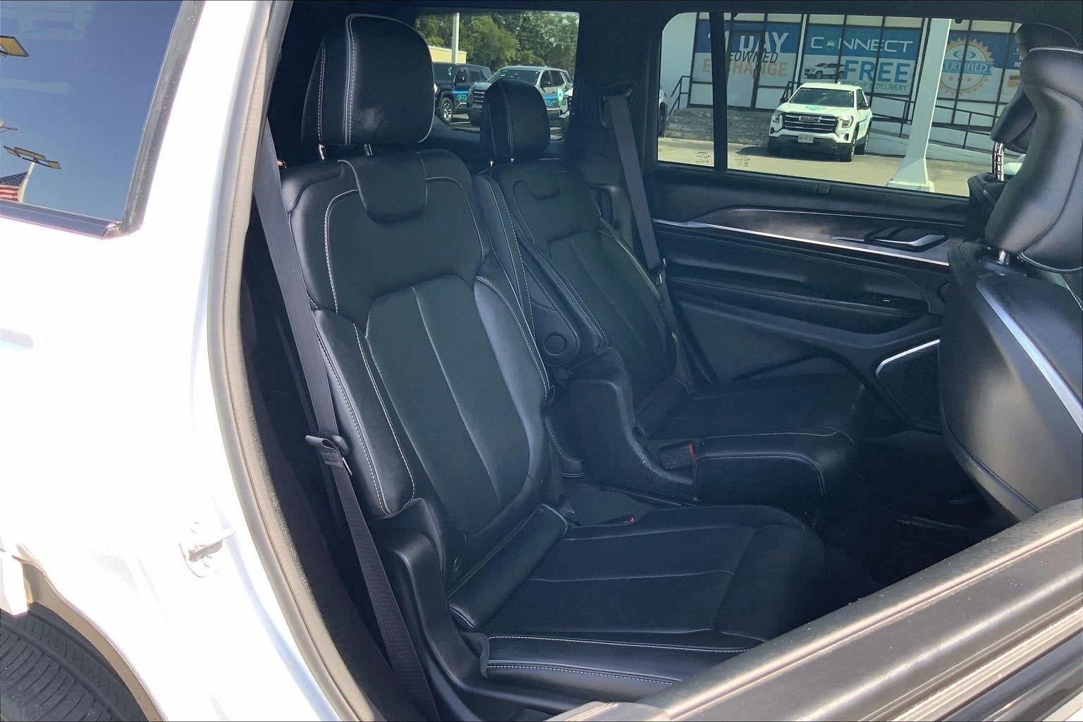 Used 2023 Jeep Grand Cherokee L Overland w/ Advanced Protech Group III AWD/4WD image 22