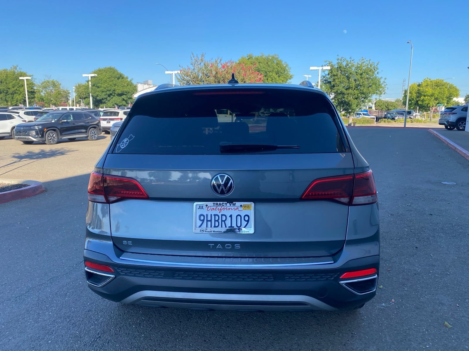 Used 2023 Volkswagen Taos SE FWD image 5