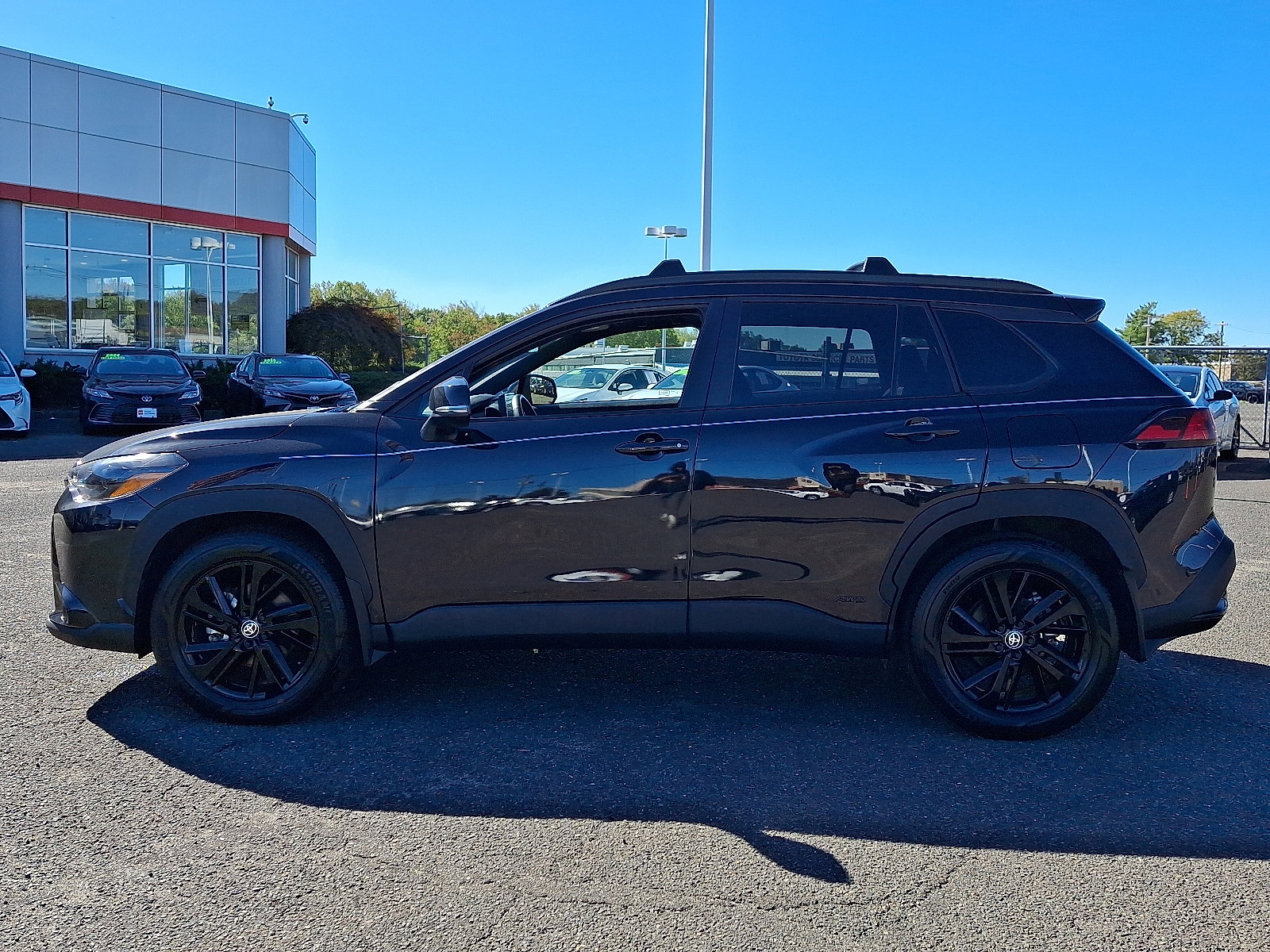 Used 2024 Toyota Corolla Cross AWD Hybrid image 4