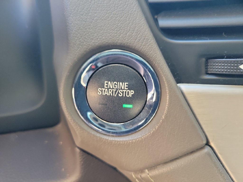 Used 2015 GMC Yukon Denali w/ Open Road Package AWD/4WD image 34