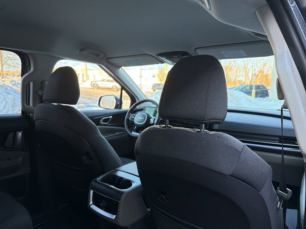 New 2026 Kia Carnival LX image 16