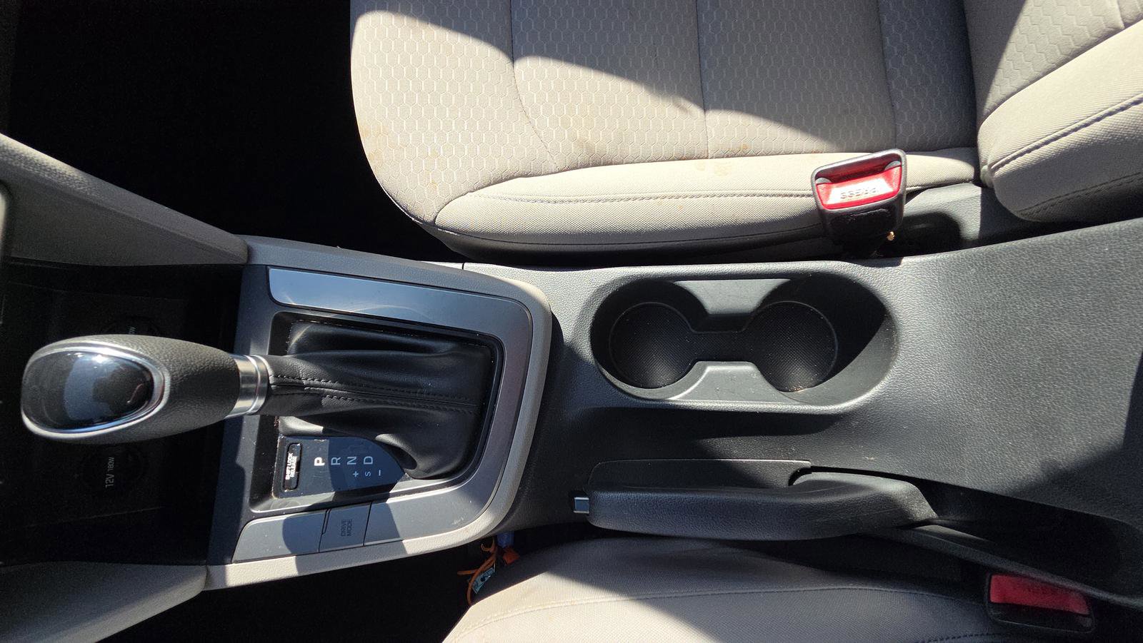 Used 2019 Hyundai Elantra SE image 28