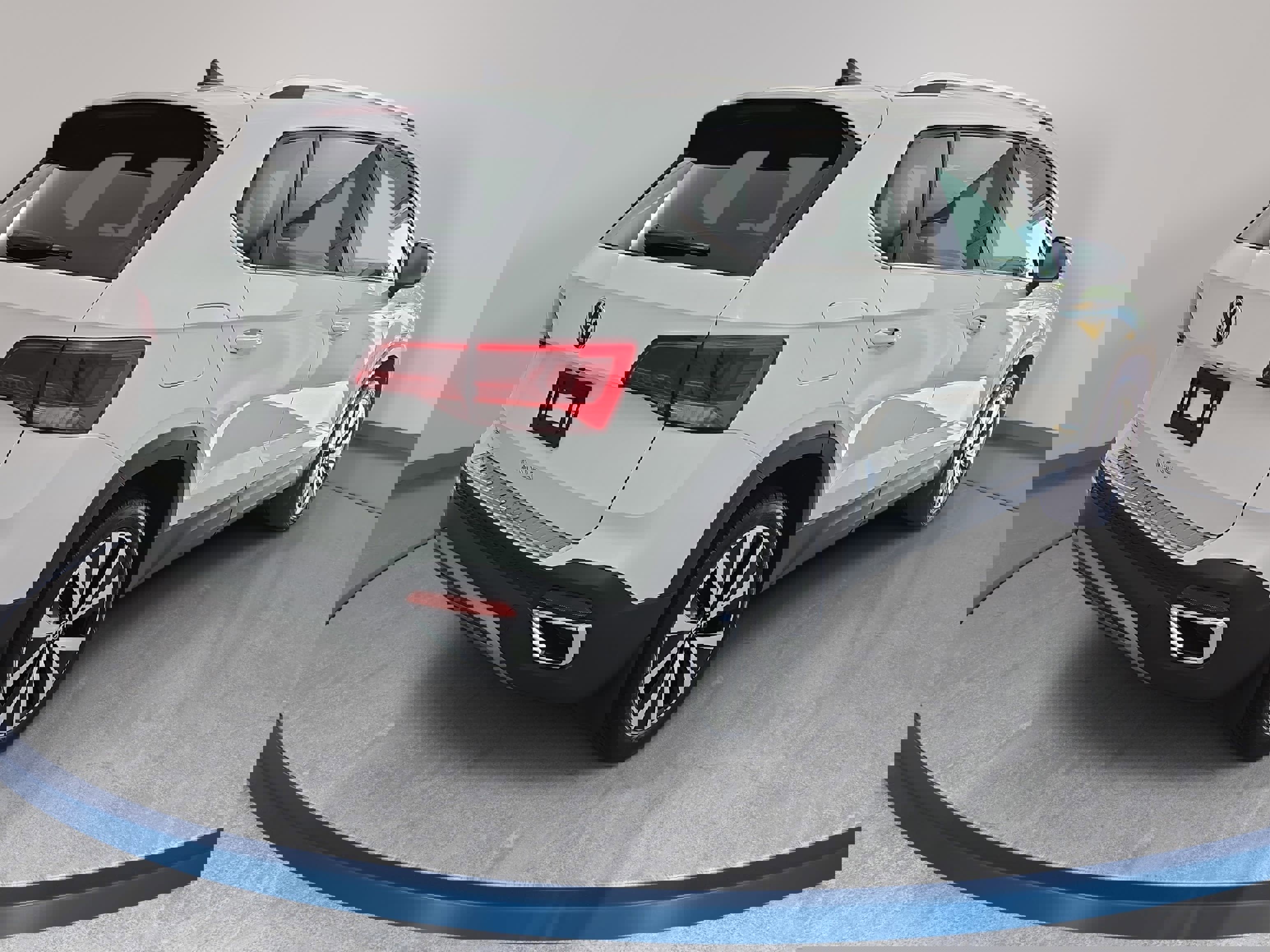 Certified 2023 Volkswagen Taos SE image 5