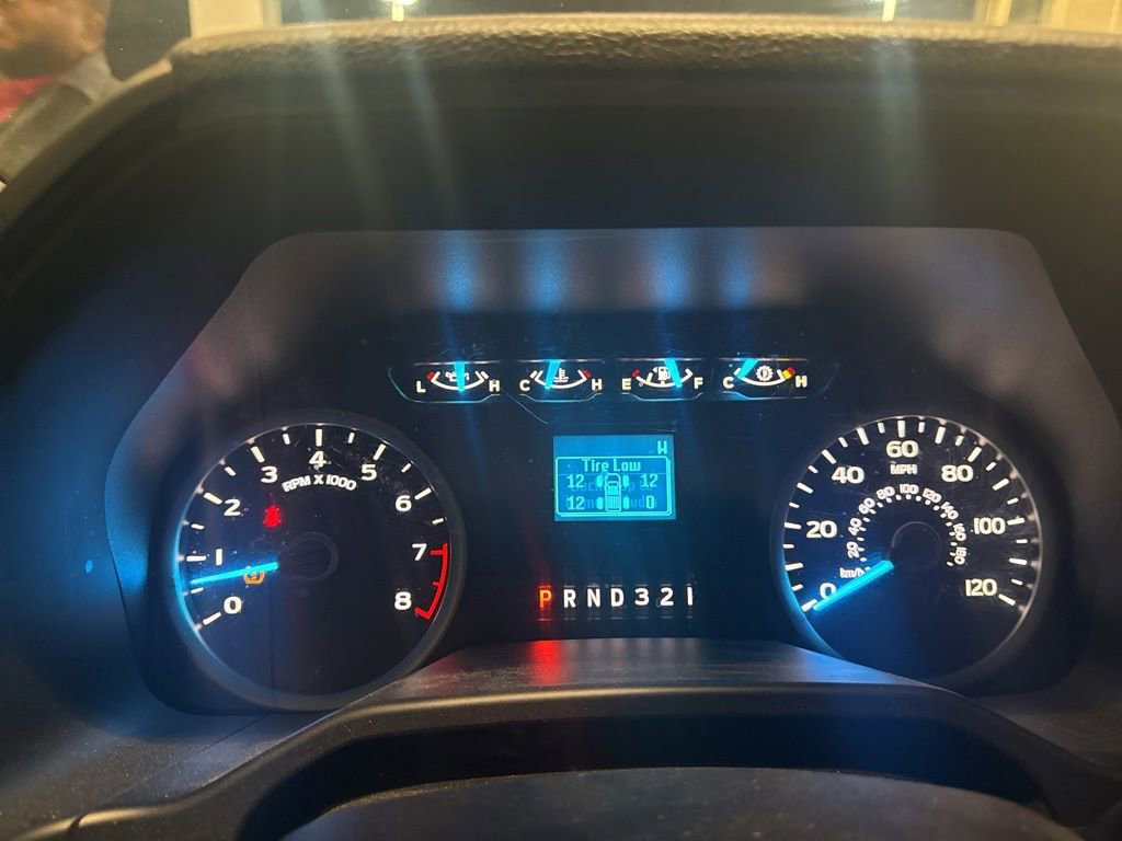 Used 2015 Ford F150 XLT image 21