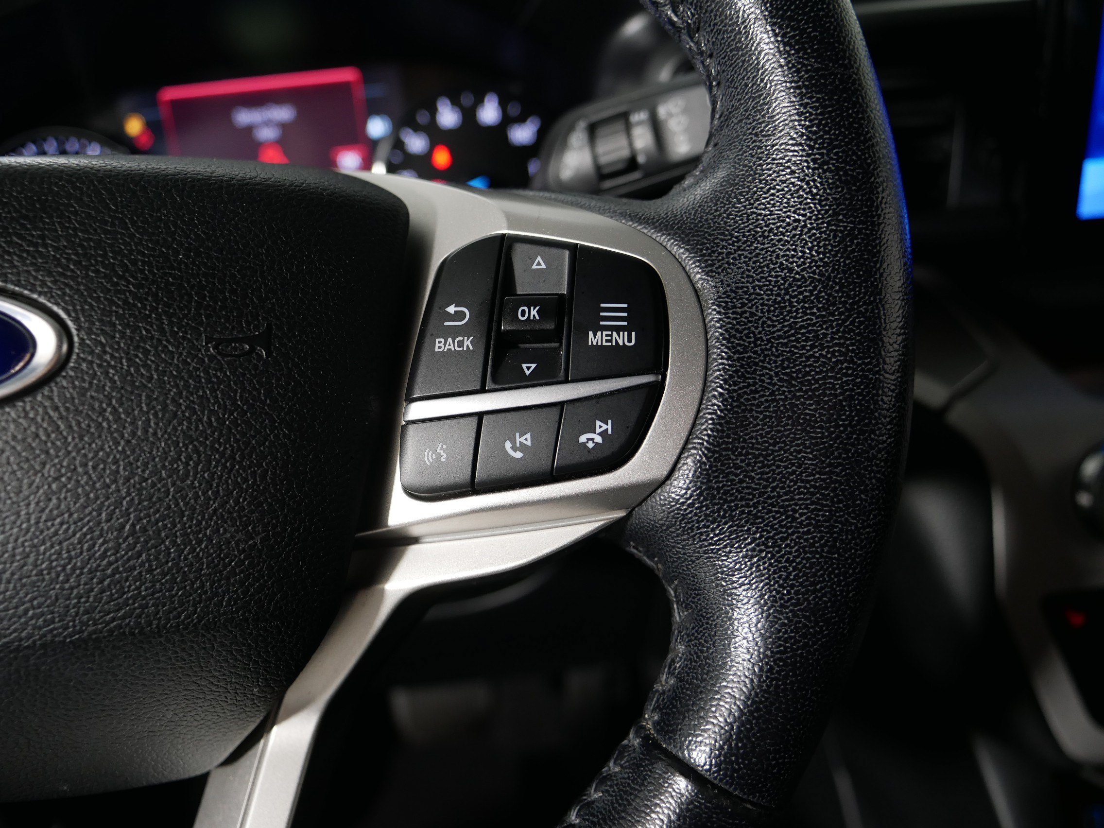 Used 2021 Ford Explorer XLT AWD/4WD image 28